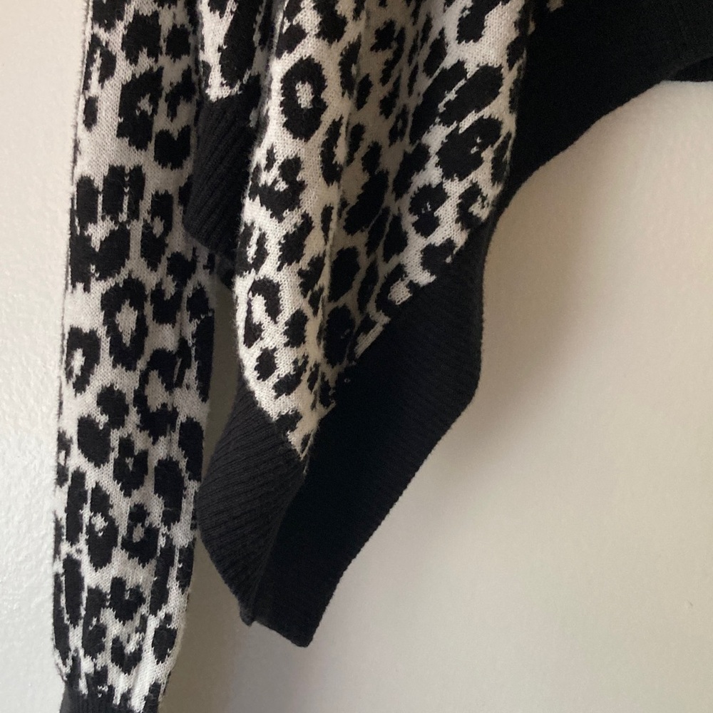 HOST PICK😀Animal Print Bolero Sweater - Picture 4 of 8